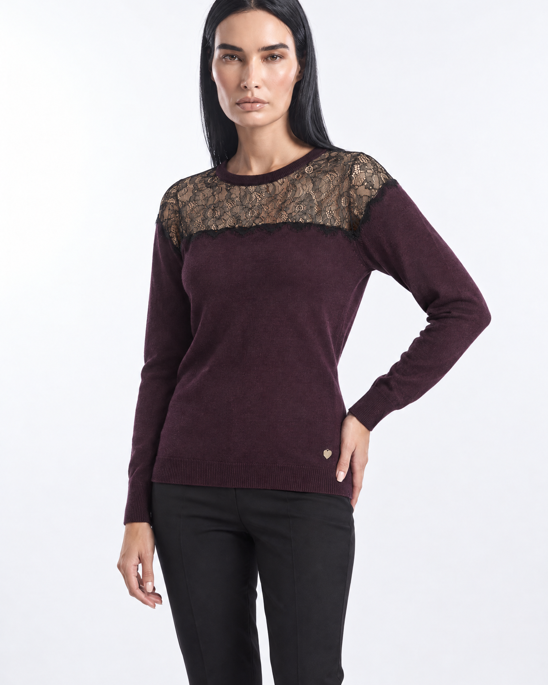 Maglia girocollo con carrè con inserto in pizzo PRUGNA - tre quarti