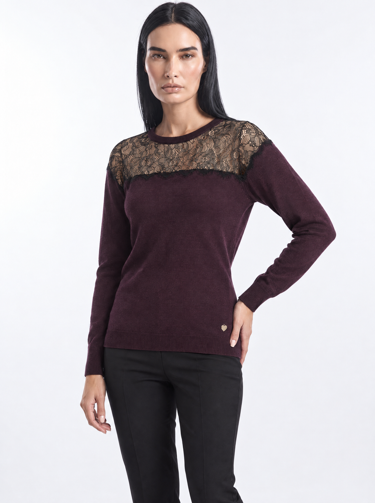 Maglia girocollo con carrè con inserto in pizzo PRUGNA - tre quarti