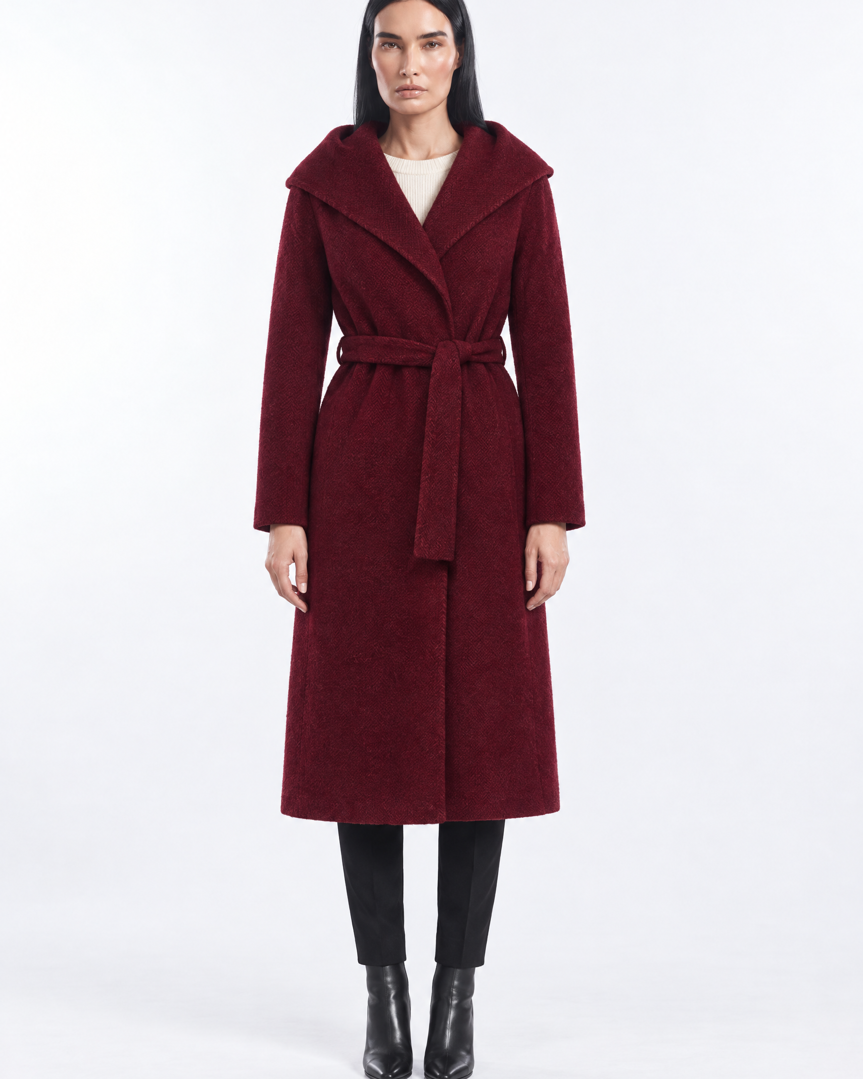 Cappotto a vestaglia con cintura e cappuccio BORDEAUX - indossato frontale