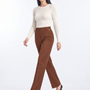 Pantalone a gamba dritta con risvolto sul fondo TABACCO - tre quarti