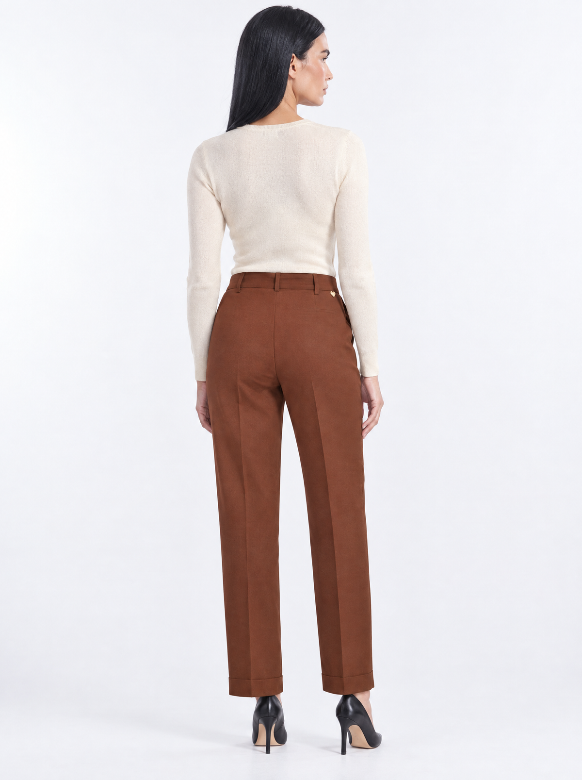 Pantalone a gamba dritta con risvolto sul fondo TABACCO - retro