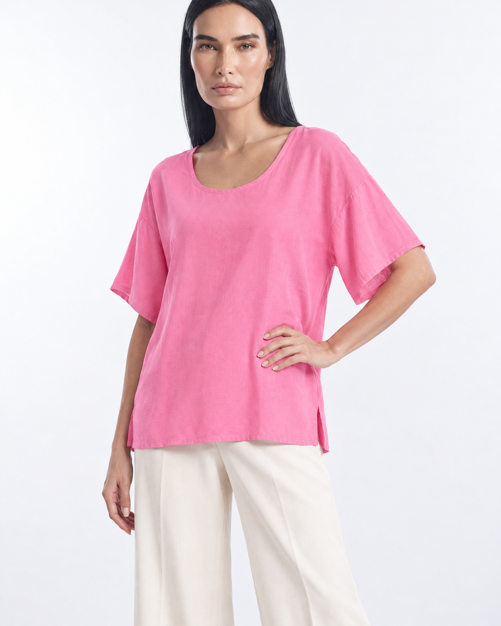 Blusa mezza manica in viscosa in tinta unita e spacchetti laterali ROSA - tre quarti