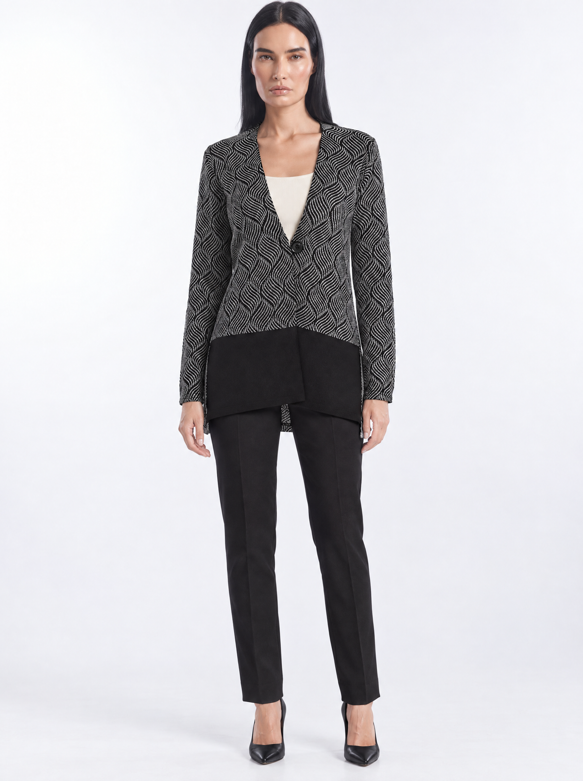 Cardigan monopetto in jacquard lurex NERO - indossato frontale