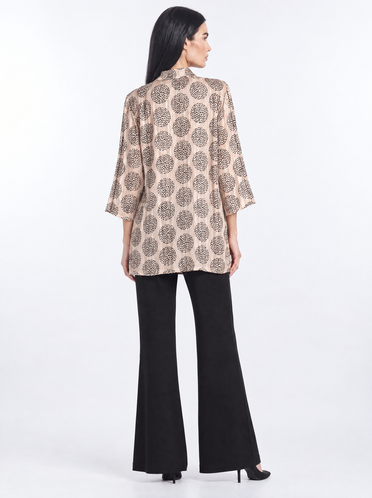 Completo con blusa in georgette lurex con fantasia a pois e collo lavallière e pantalone morbido ti CHAMPAGNE - retro