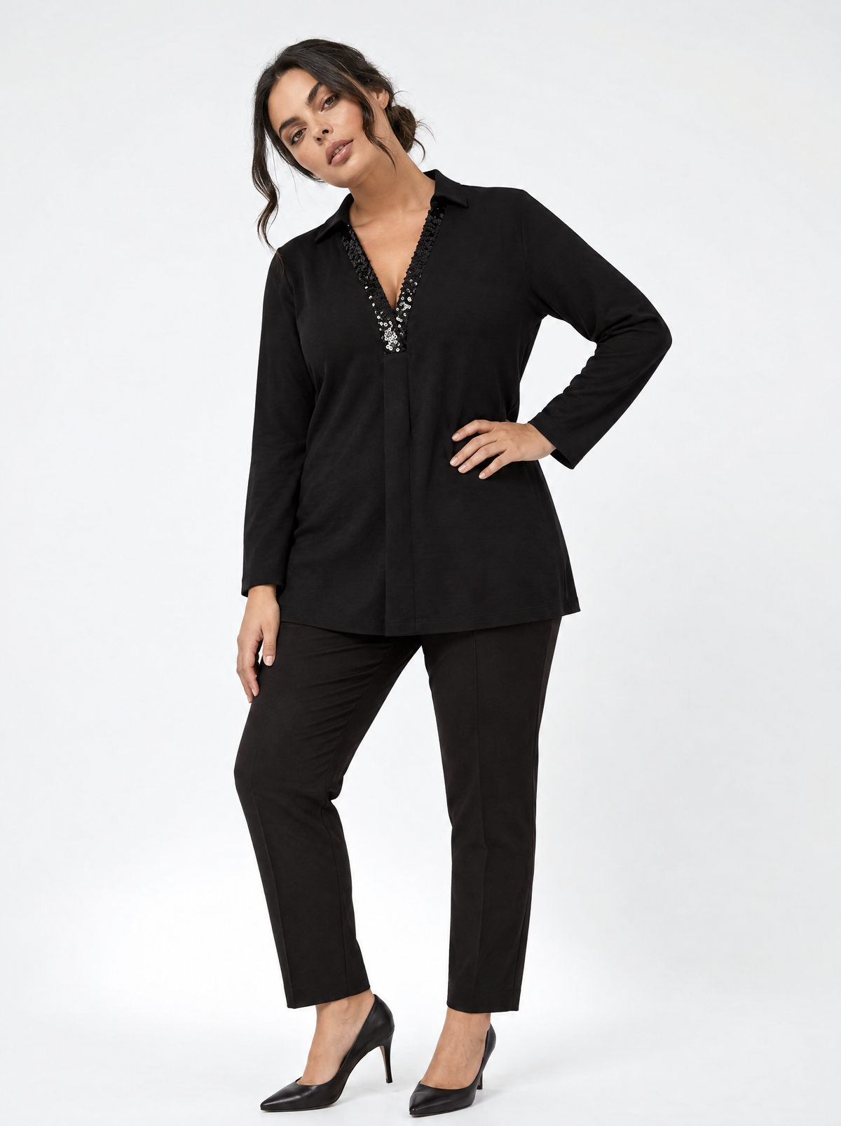 Maglia a maniche lunghe con scollo a V con inserto in paillettes tono su tono NERO - tre quarti
