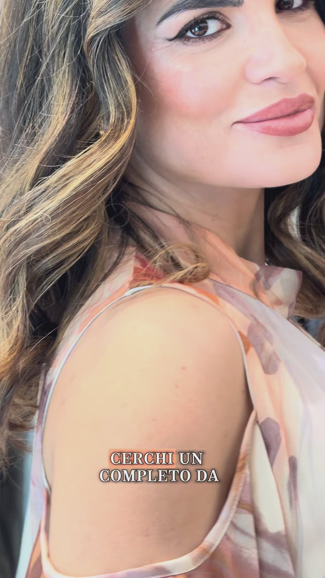 Blusa fantasia con spalle scoperte