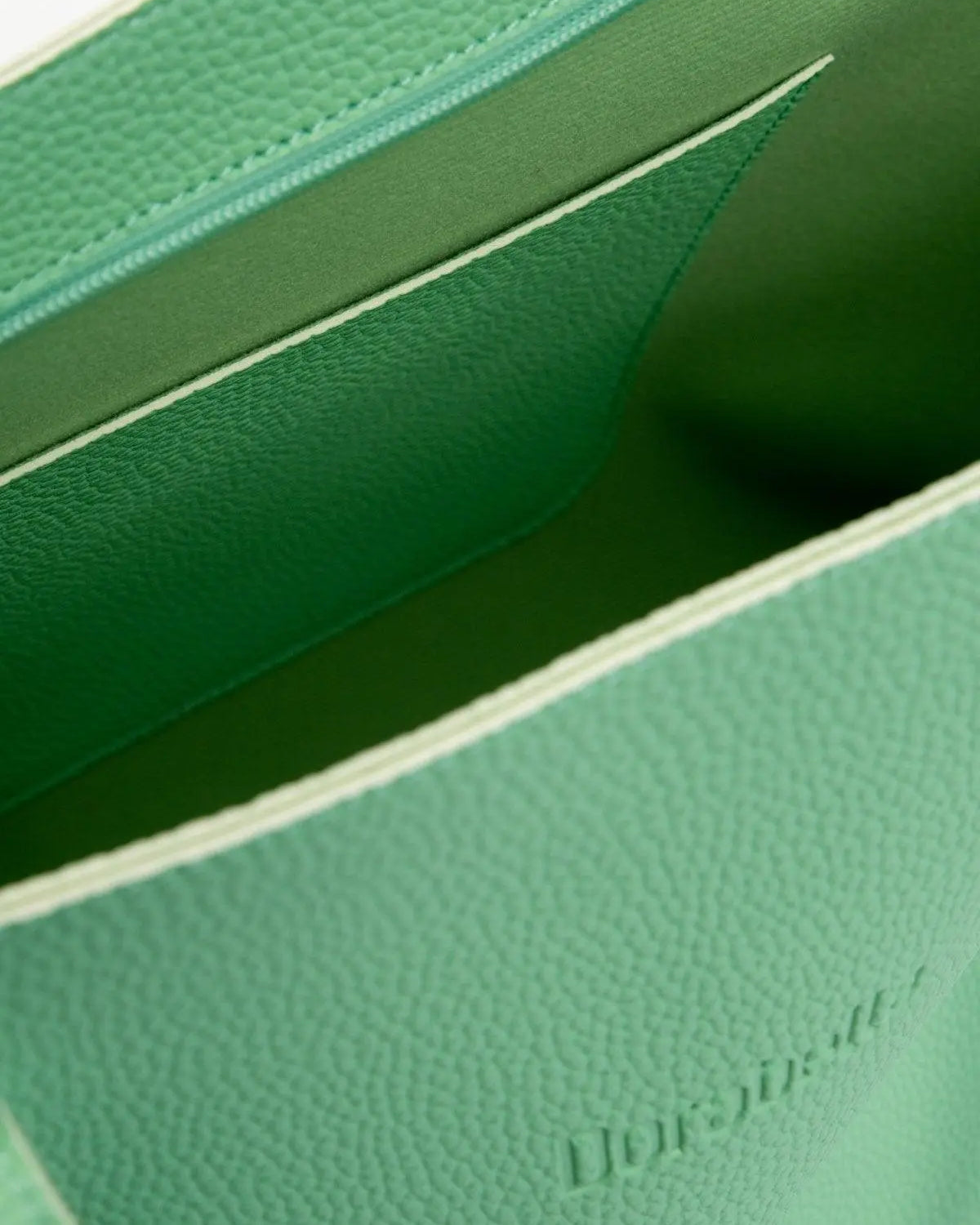 Borsa shopper large in ecopelle a grana con logo sul davanti MENTA DORABELLA EASY