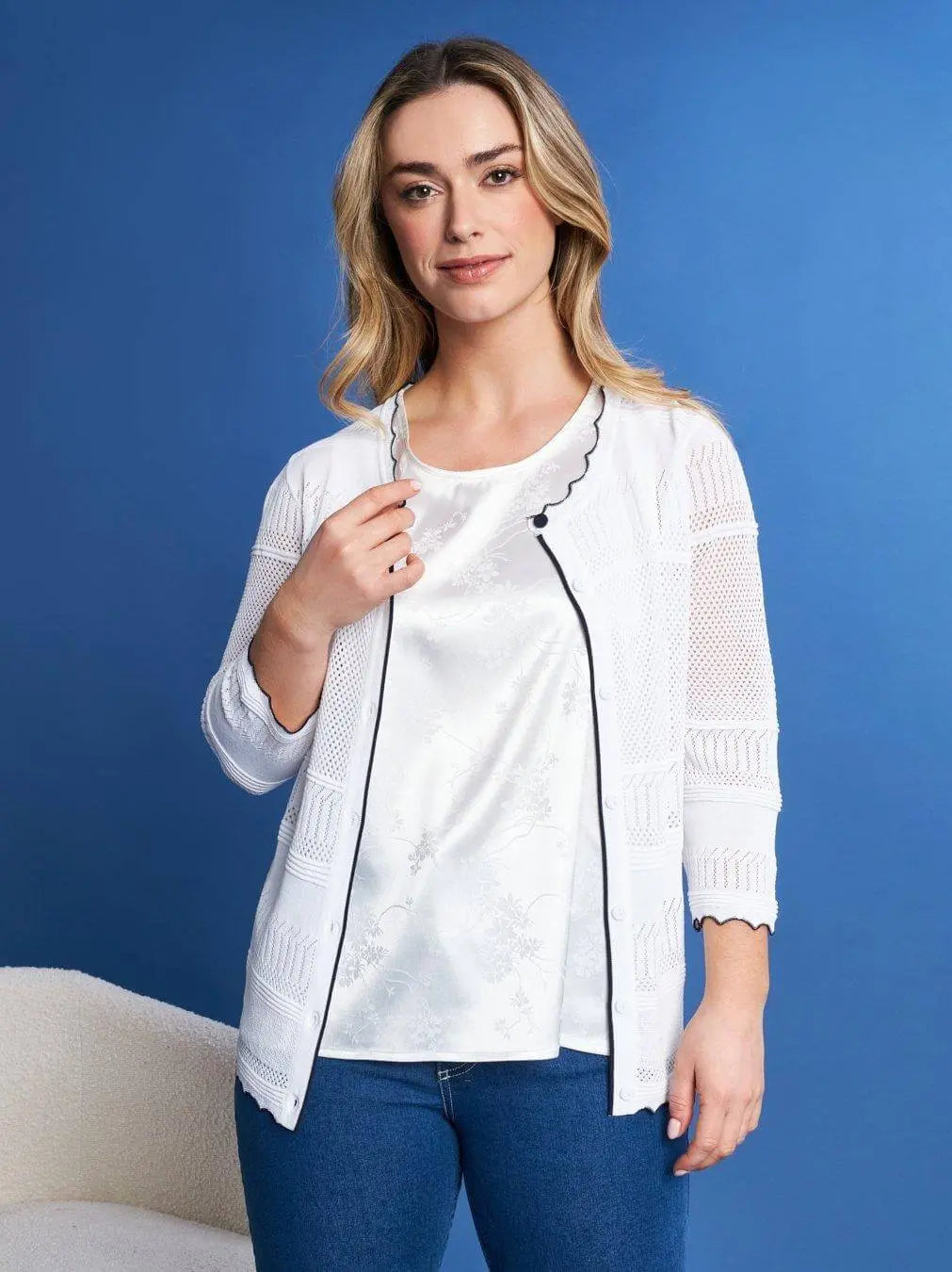 Cardigan con bottoni in maglia pointelle di misto viscosa con piping a contrasto WHITE DORABELLA