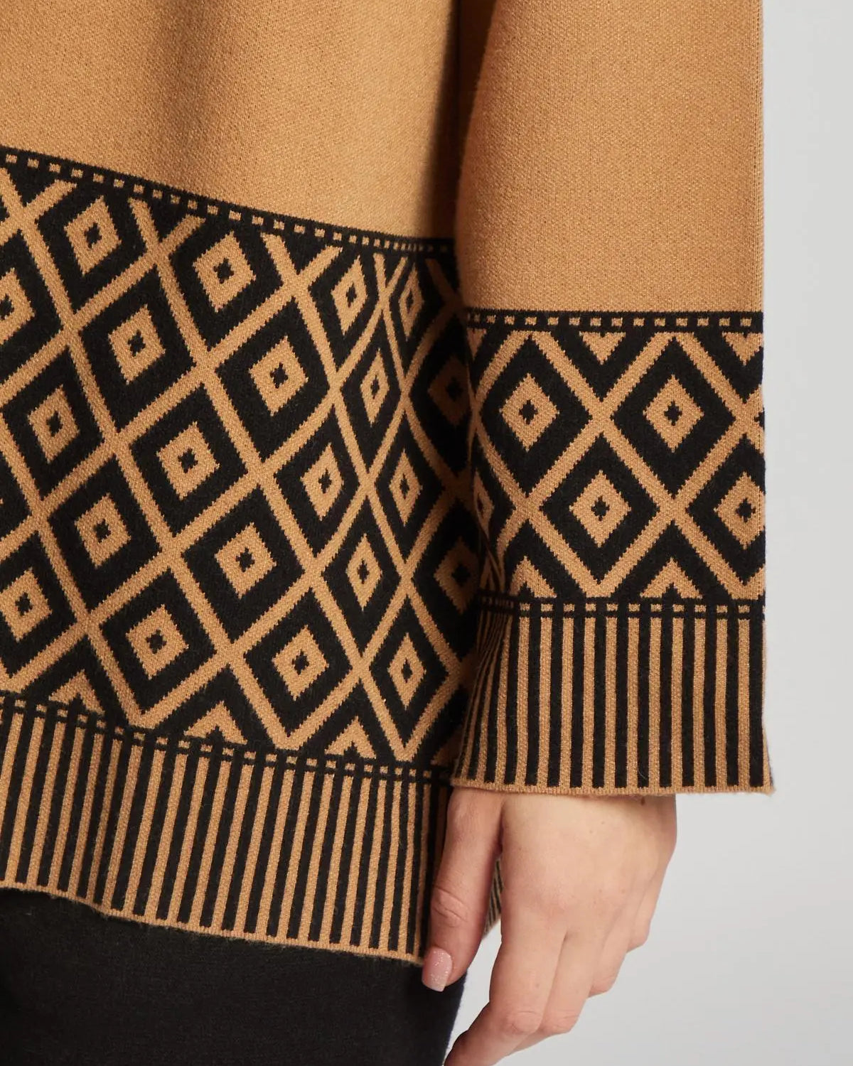 Cardigan jacquard geometrico CAMMELLO IRONICA