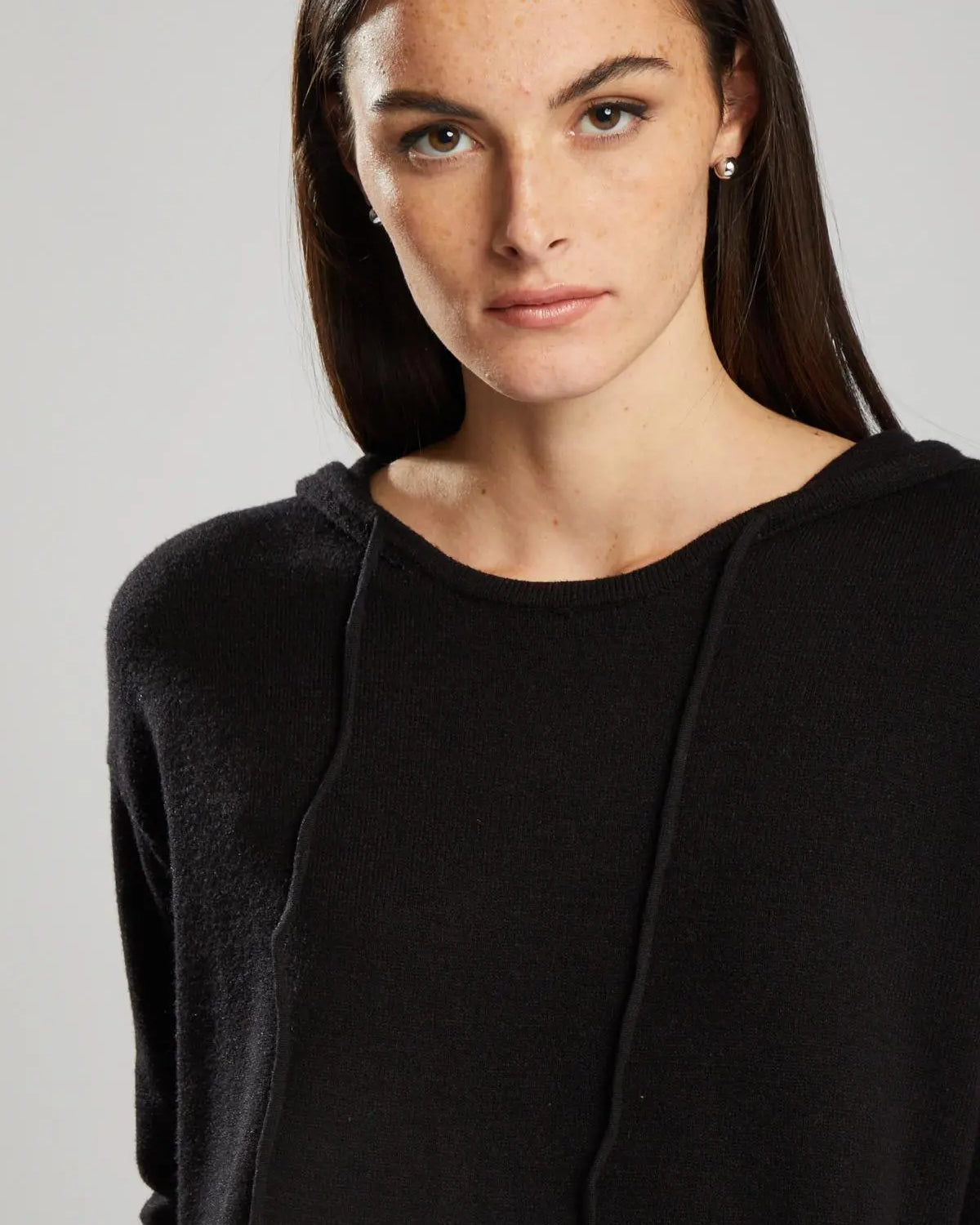 Felpa con cappuccio in maglia NERO IRONICA