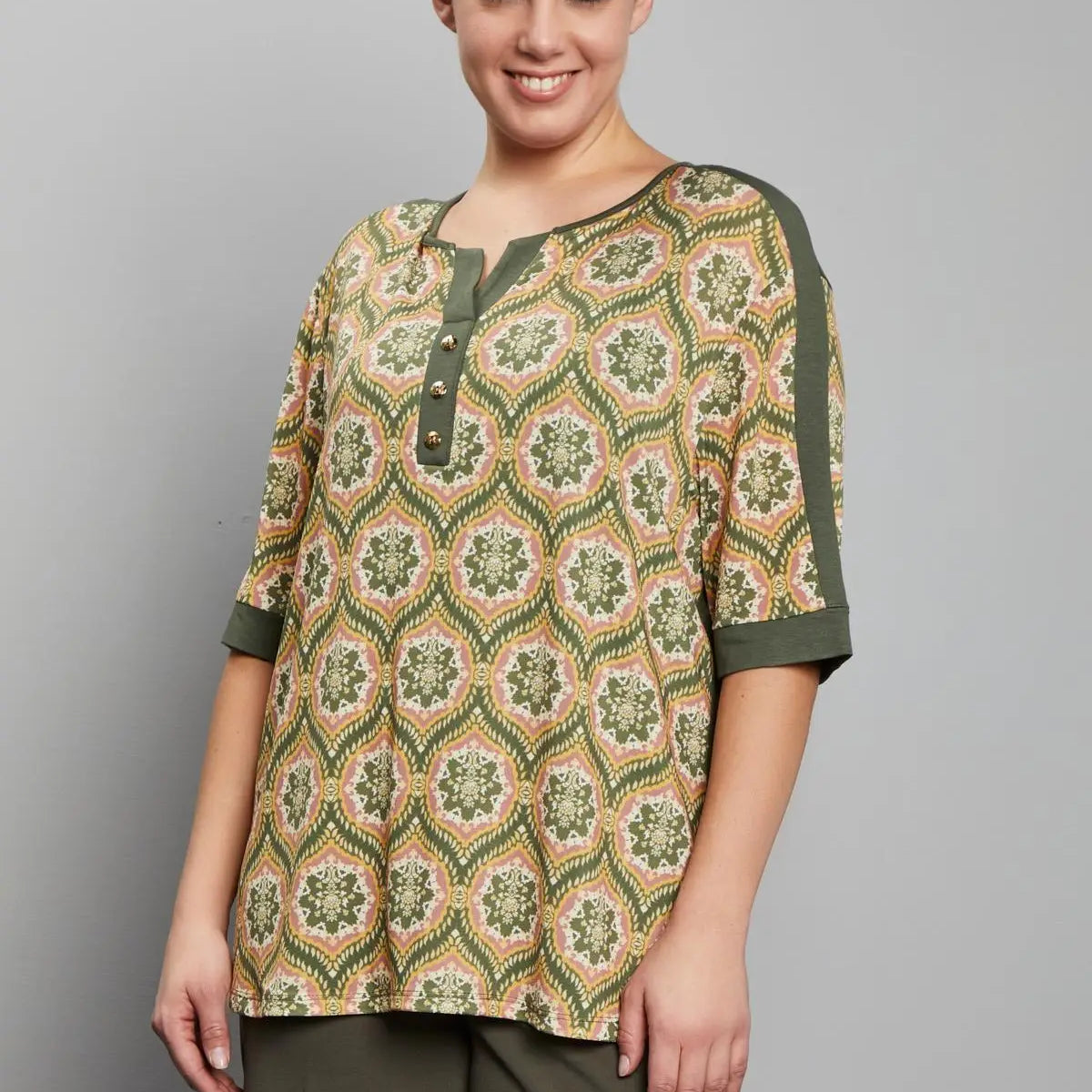 MAGLIA CON BOTTONI VERDE MILITARE DORABELLA PIU' 55