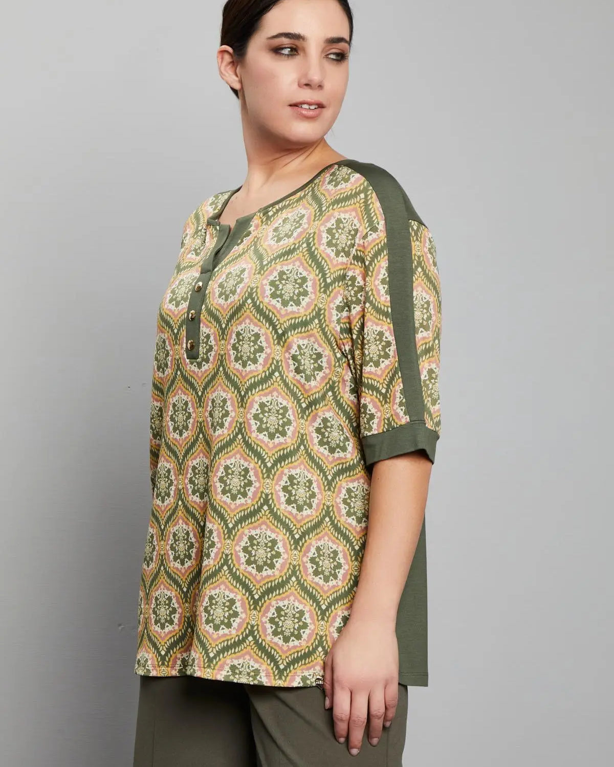 MAGLIA CON BOTTONI VERDE MILITARE DORABELLA PIU'