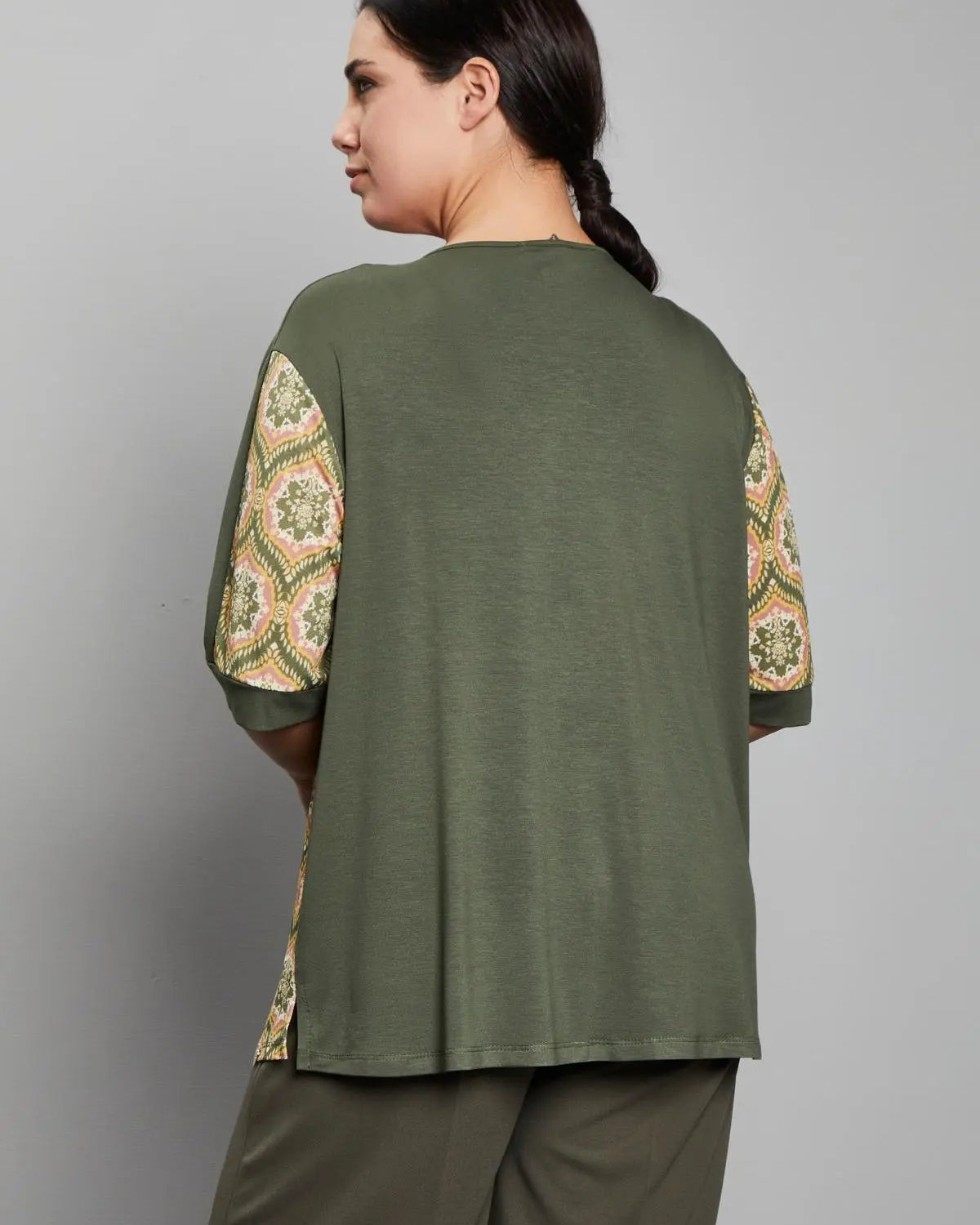 MAGLIA CON BOTTONI VERDE MILITARE DORABELLA PIU'