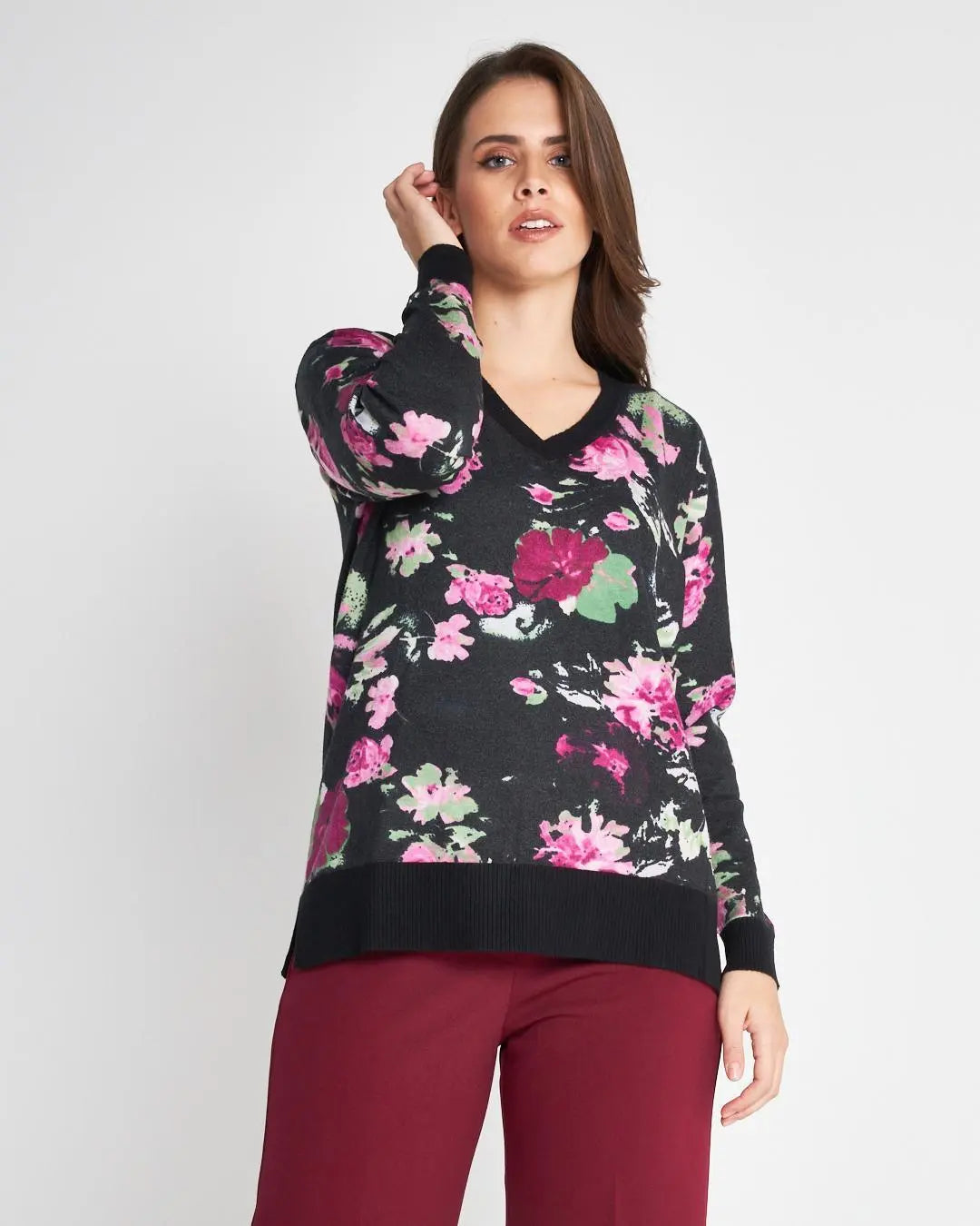 MAGLIA V STAMPA FIORI NERO DORABELLA