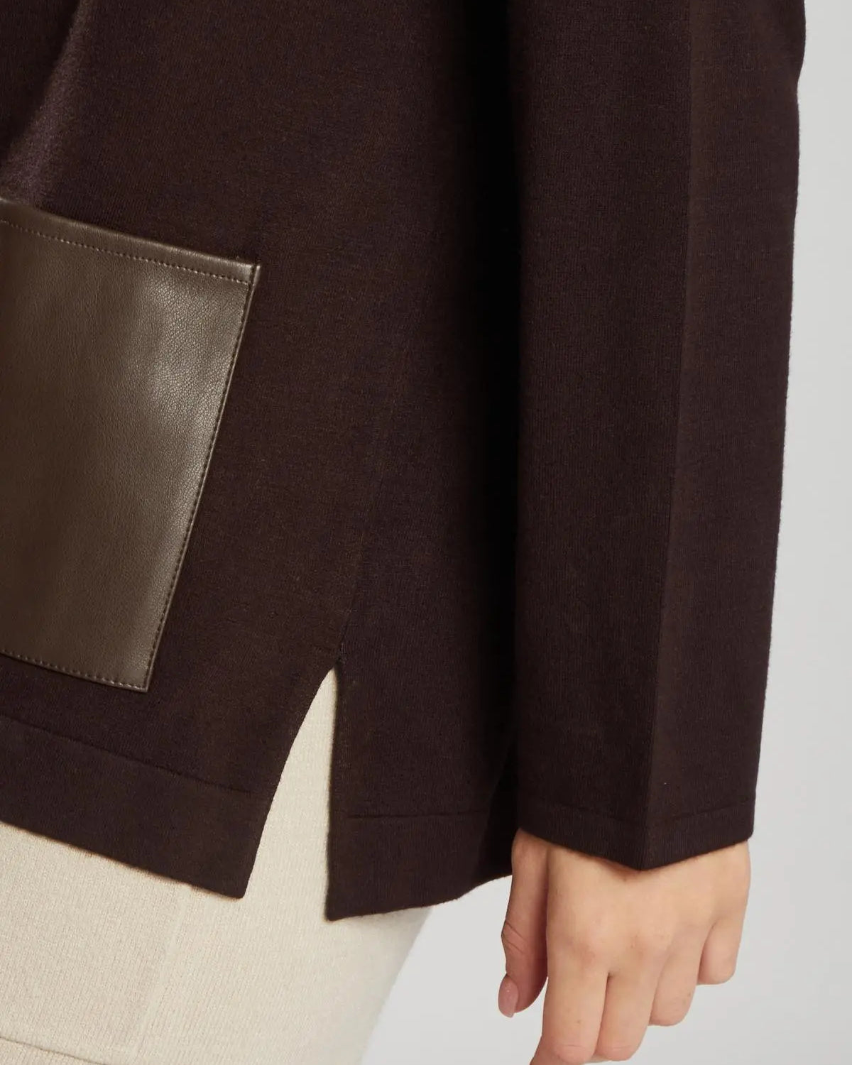 Maglia con applicazione tasche MORO IRONICA