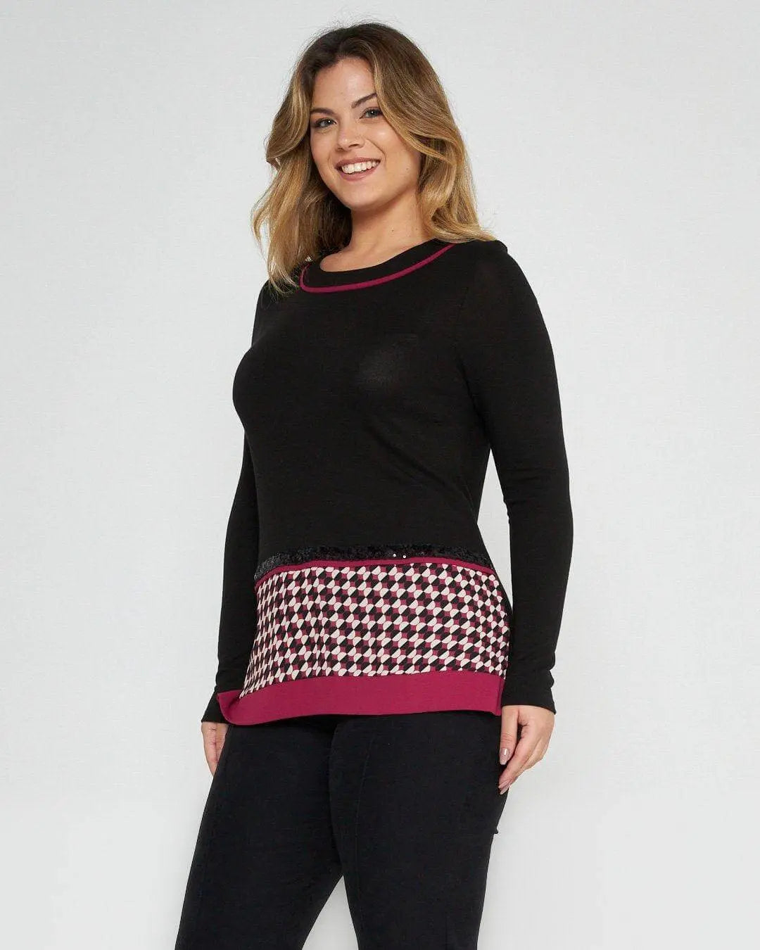 Maglia con dettagli geometric NERO-ROSSO DORABELLA XXL