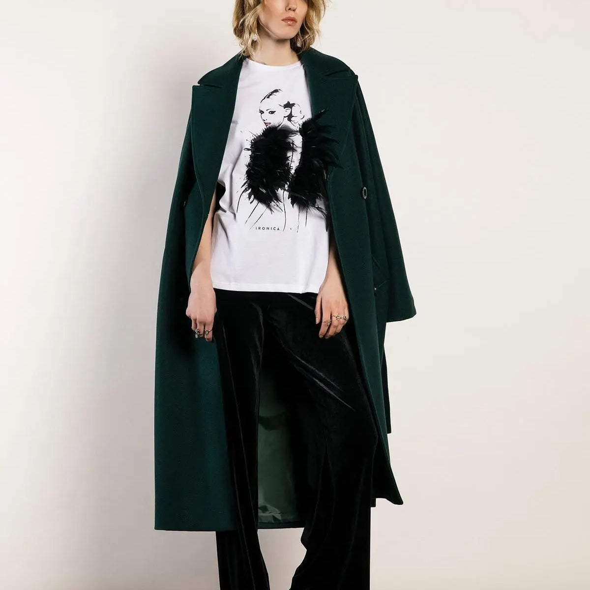 Maglia con disegno e piume BIANCO-NERO IRONICA 52