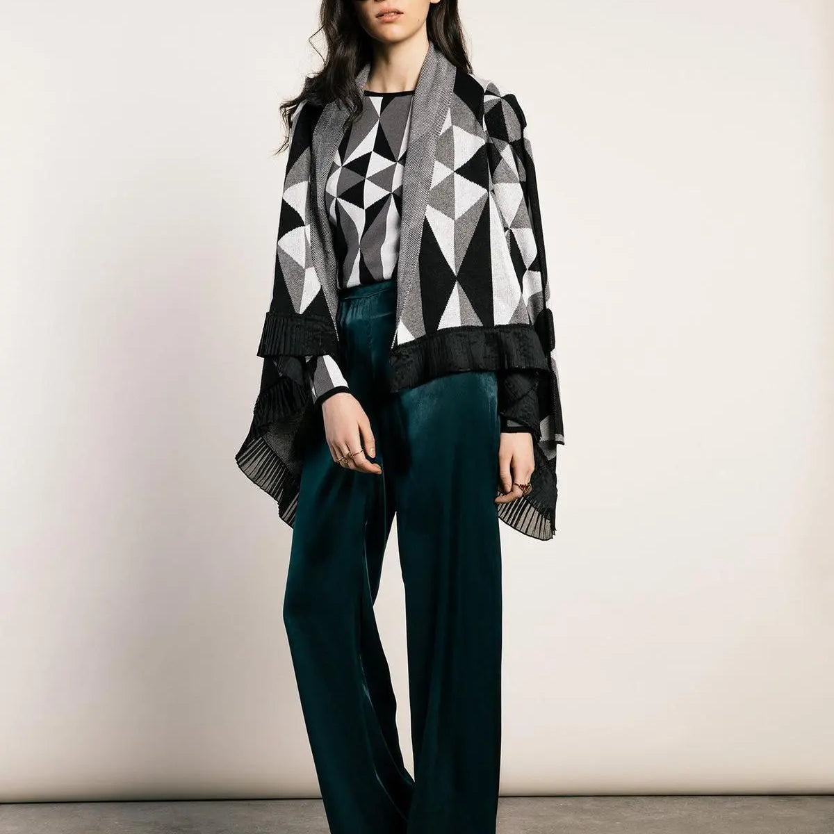 Maglia geometrica NERO-PANNA IRONICA XXL