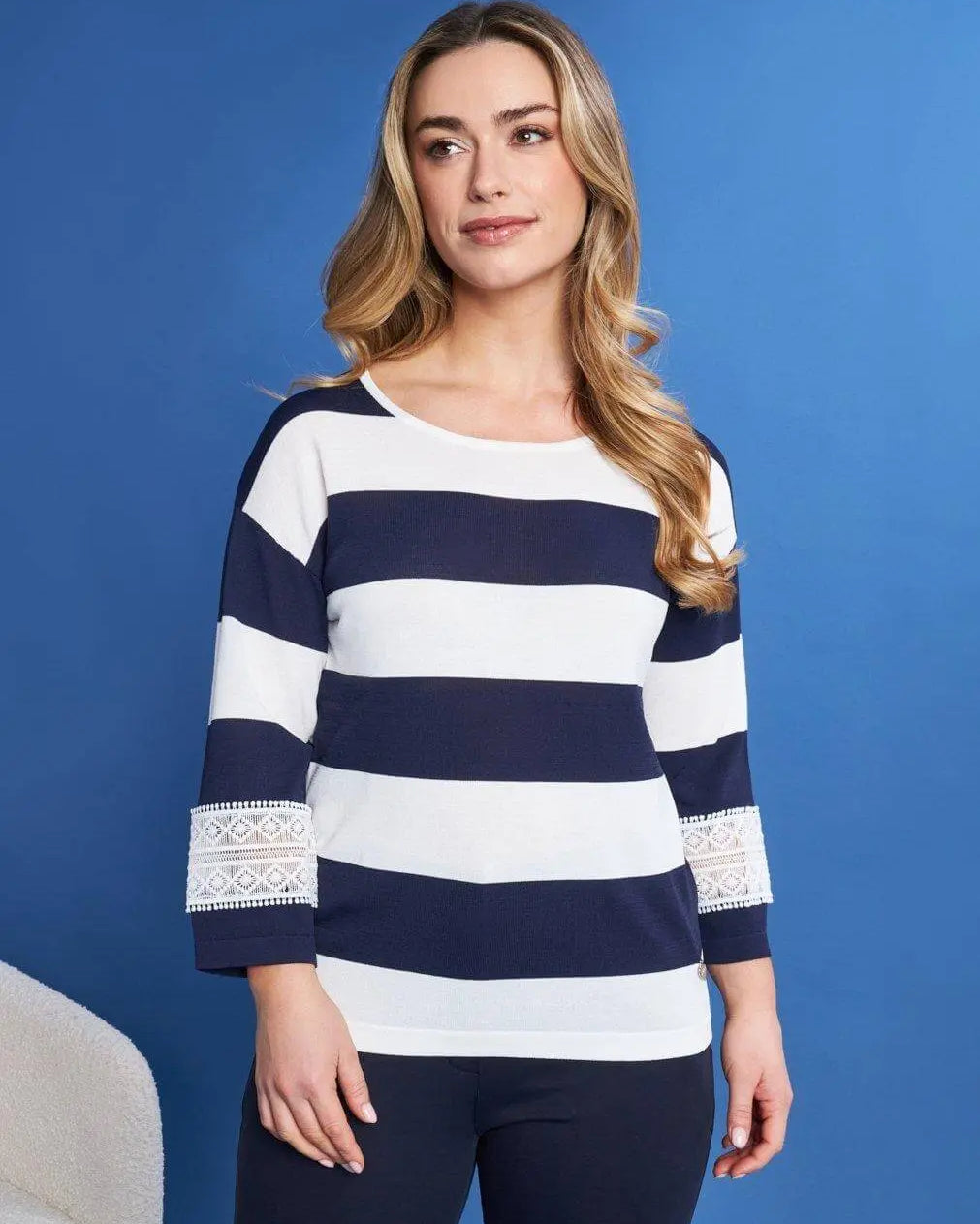 Maglia girocollo in filato a righe di misto viscosa con dettagli in pizzo BLU DORABELLA