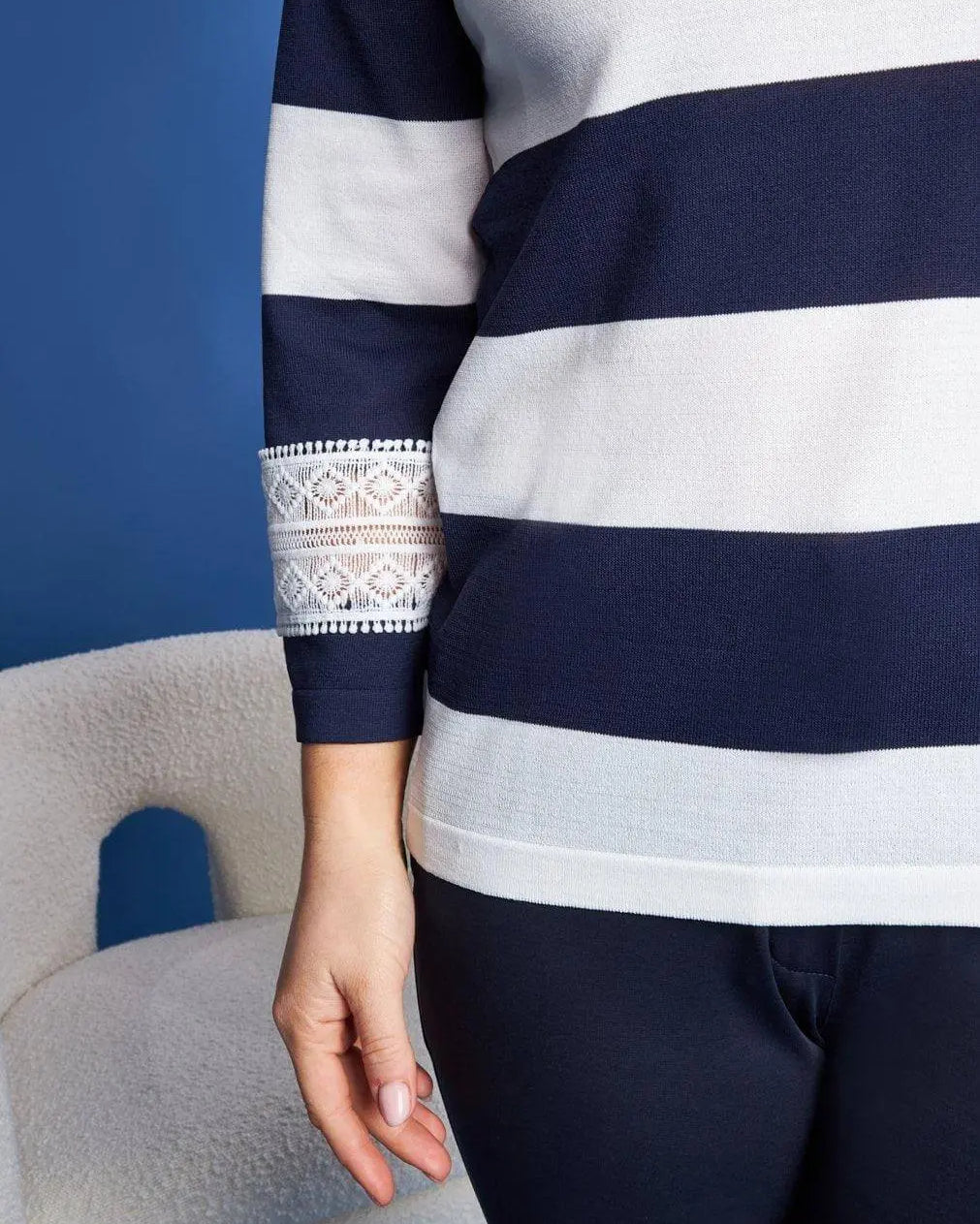 Maglia girocollo in filato a righe di misto viscosa con dettagli in pizzo BLU DORABELLA