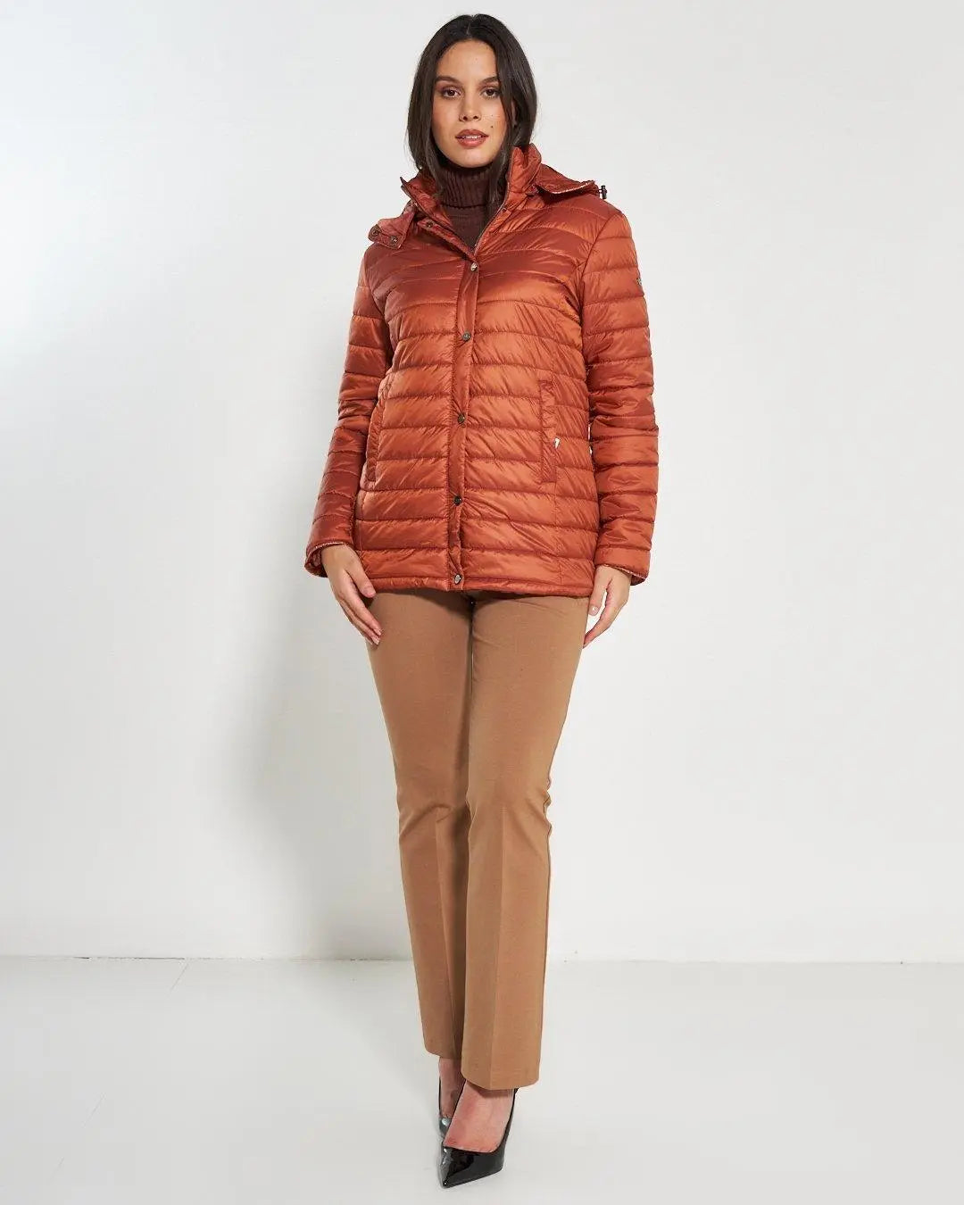 Piumino leggero in nylon trapuntato con cappuccio CANNELLA DORABELLA EASY