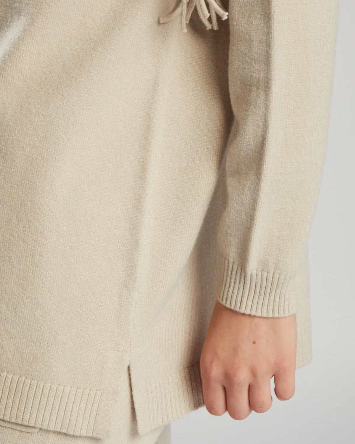 Pullover in maglia con frange BEIGE IRONICA