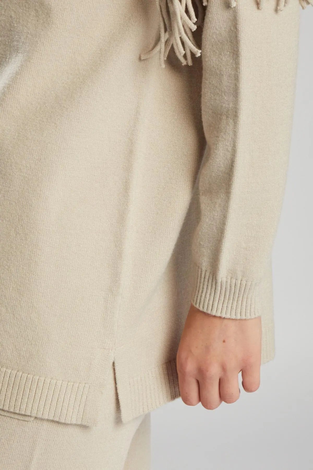 Pullover in maglia con frange BEIGE IRONICA