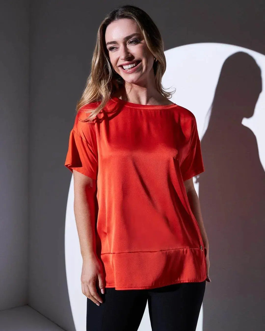 T-shirt con scollo a barca in raso elasticizzato con retro in jersey PAPAVERO DORABELLA XL