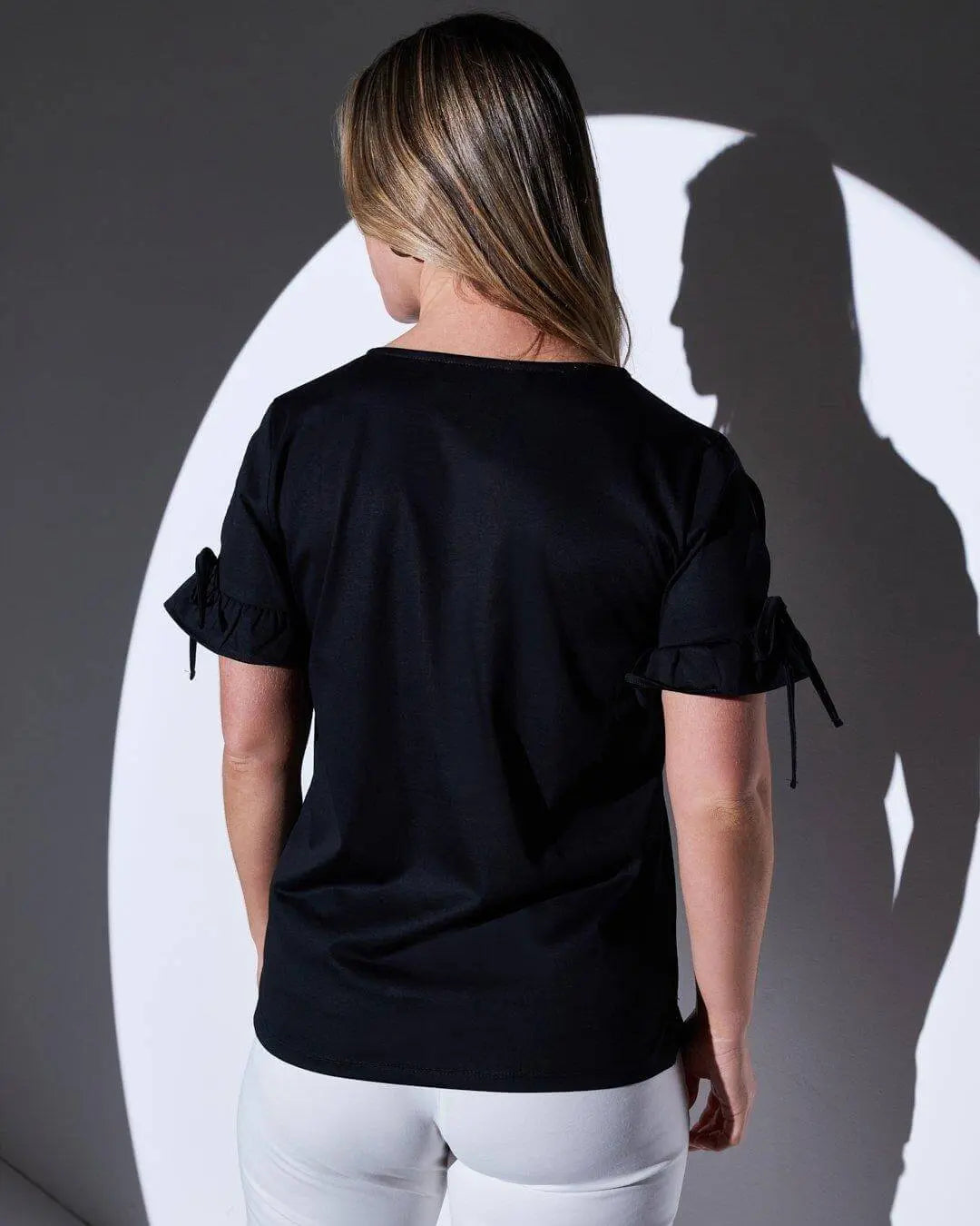T-shirt girocollo in jersey di cotone e viscosa con fiocchi e rouches al fondo manica BLACK DORABELLA