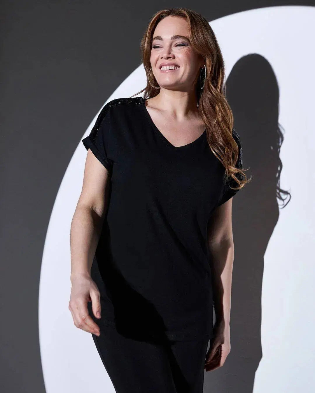 T-shirt kimono in jersey di viscosa elasticizzata con paillettes sulle spalle BLACK DORABELLA PIU' XXXL